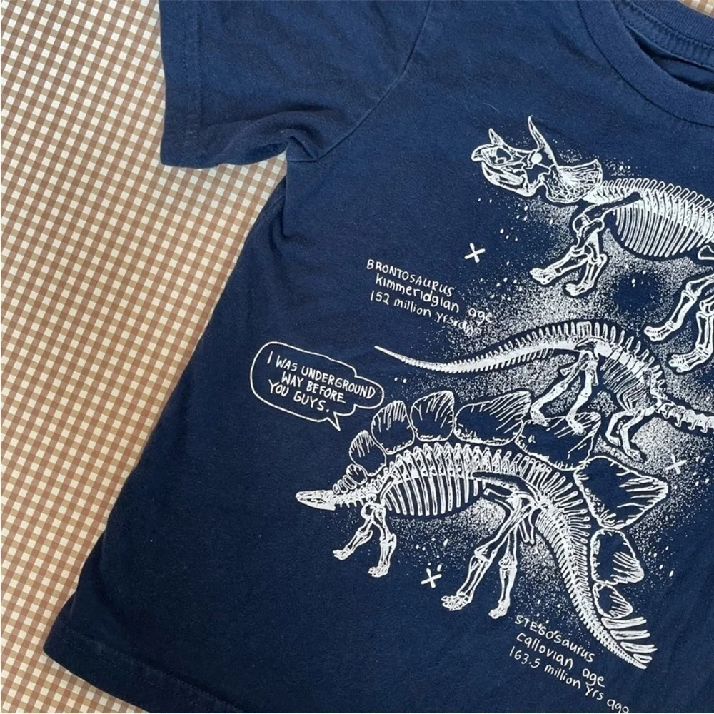 Dinosaur Skeleton‎ graphic T-shirt. Size 4T
